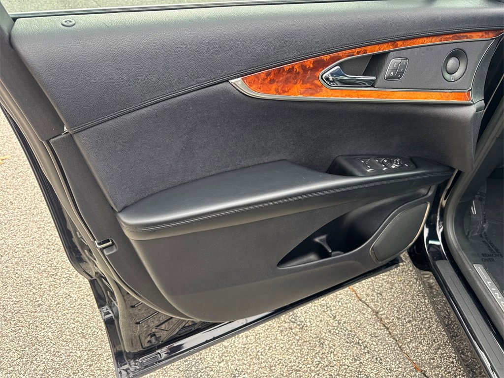 Used 2019 Lincoln Nautilus Reserve image 10