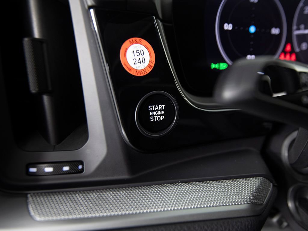 Certified 2025 Porsche Cayenne Coupe image 24