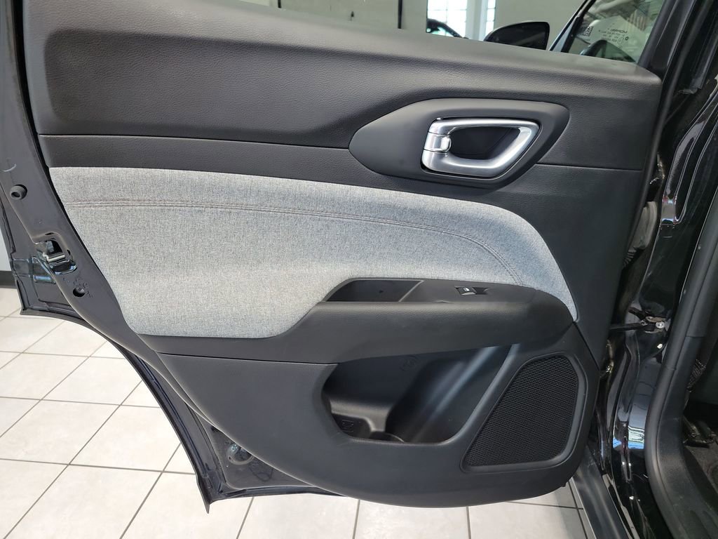 Used 2024 Jeep Compass Latitude AWD/4WD image 27