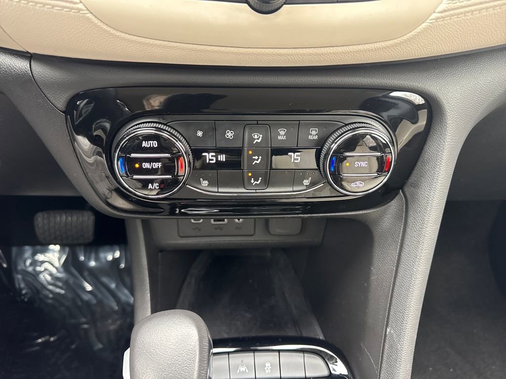 Used 2022 Buick Encore GX Select image 22