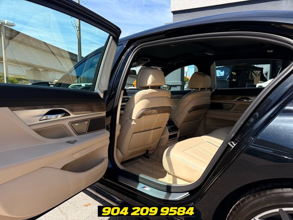 Used 2020 BMW 740i w/ Luxury Rear Seating Package RWD image 29
