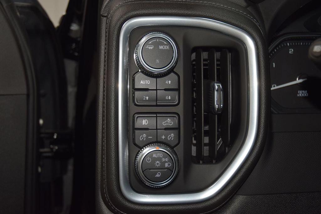Used 2023 GMC Sierra 3500 Denali AWD/4WD image 37