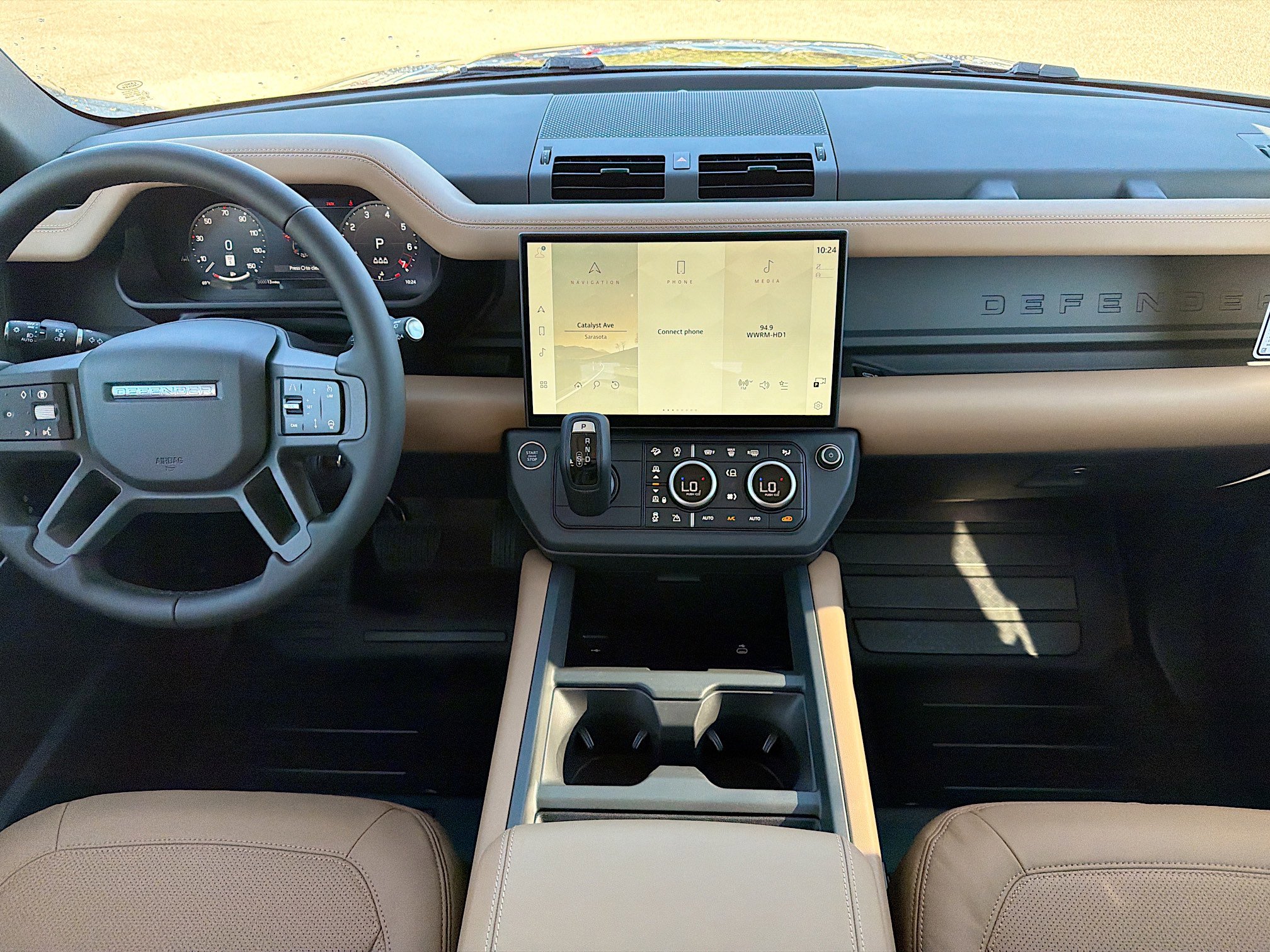 New 2026 Land Rover Defender 110 X-Dynamic SE image 18