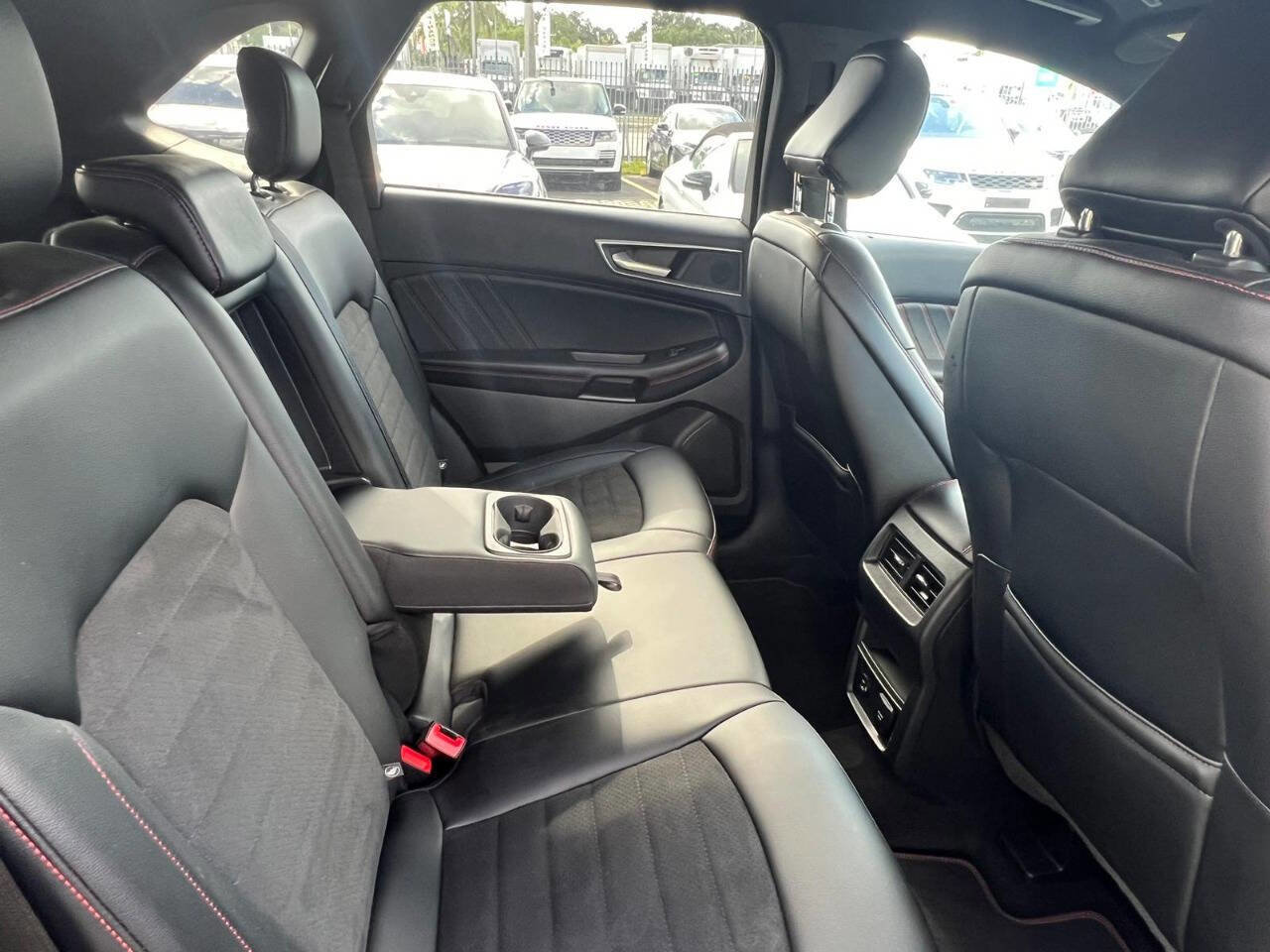 Used 2022 Ford Edge ST-Line image 9