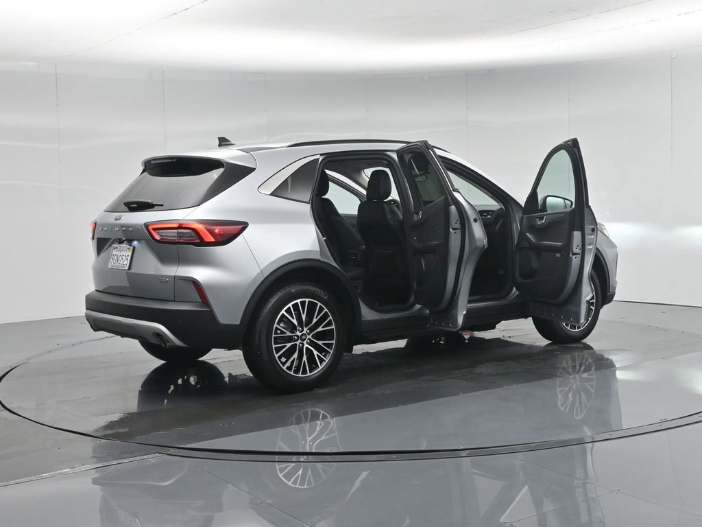 Certified 2023 Ford Escape SE image 6