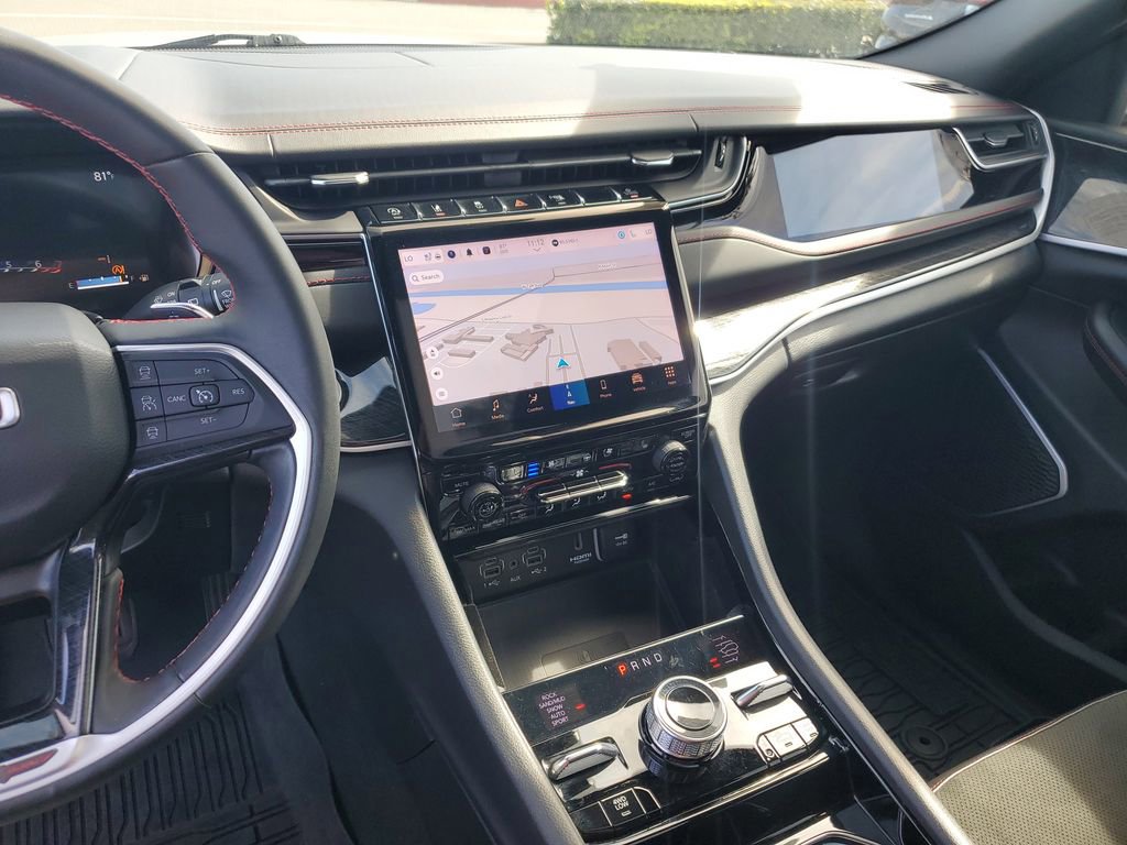 Used 2022 Jeep Grand Cherokee Trailhawk w/ Luxury Tech Group III image 29