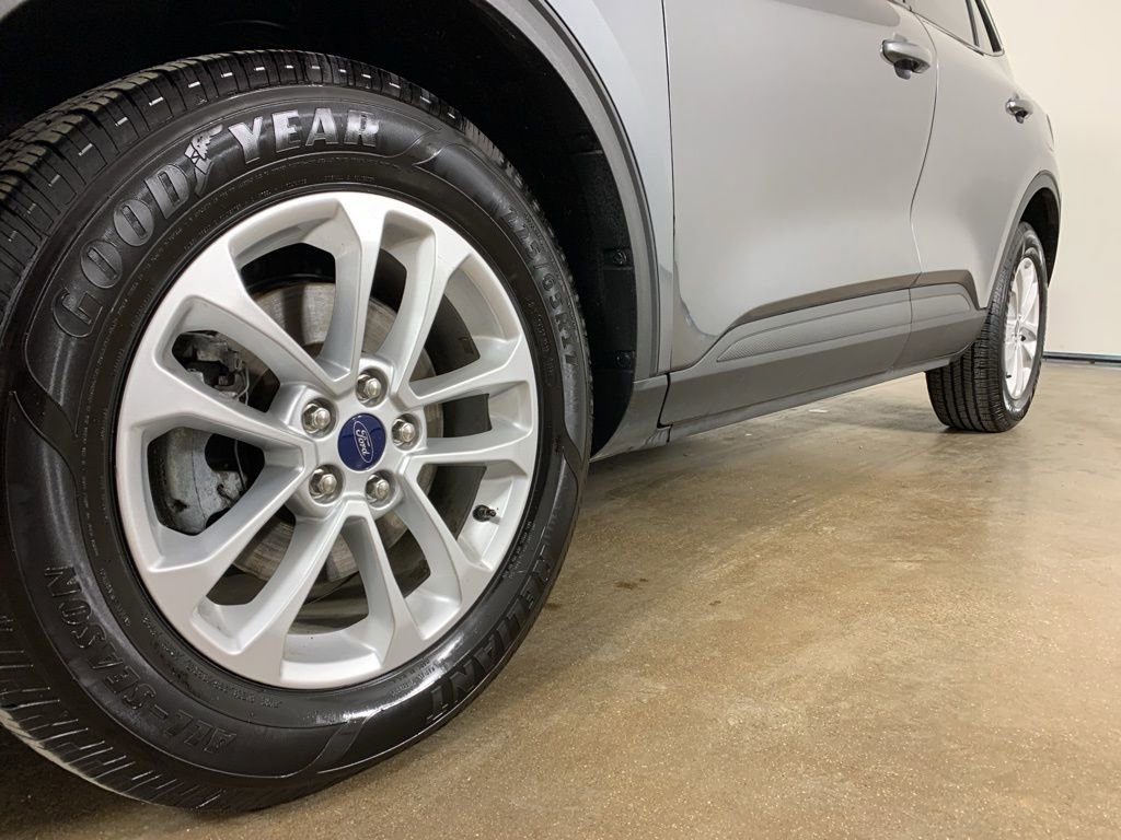 Used 2021 Ford Escape SE w/ Convenience Package image 2