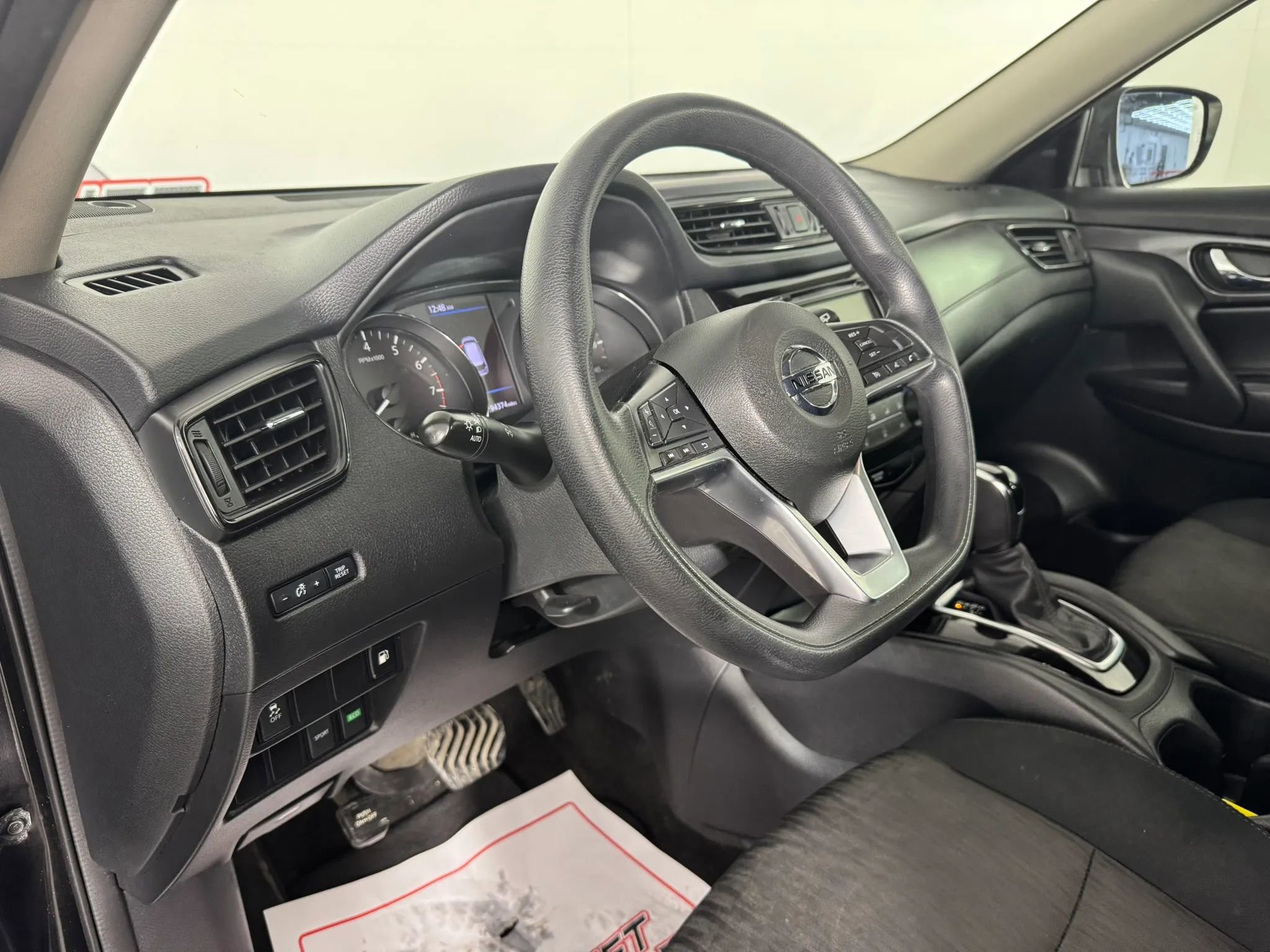 Used 2018 Nissan Rogue SV image 10