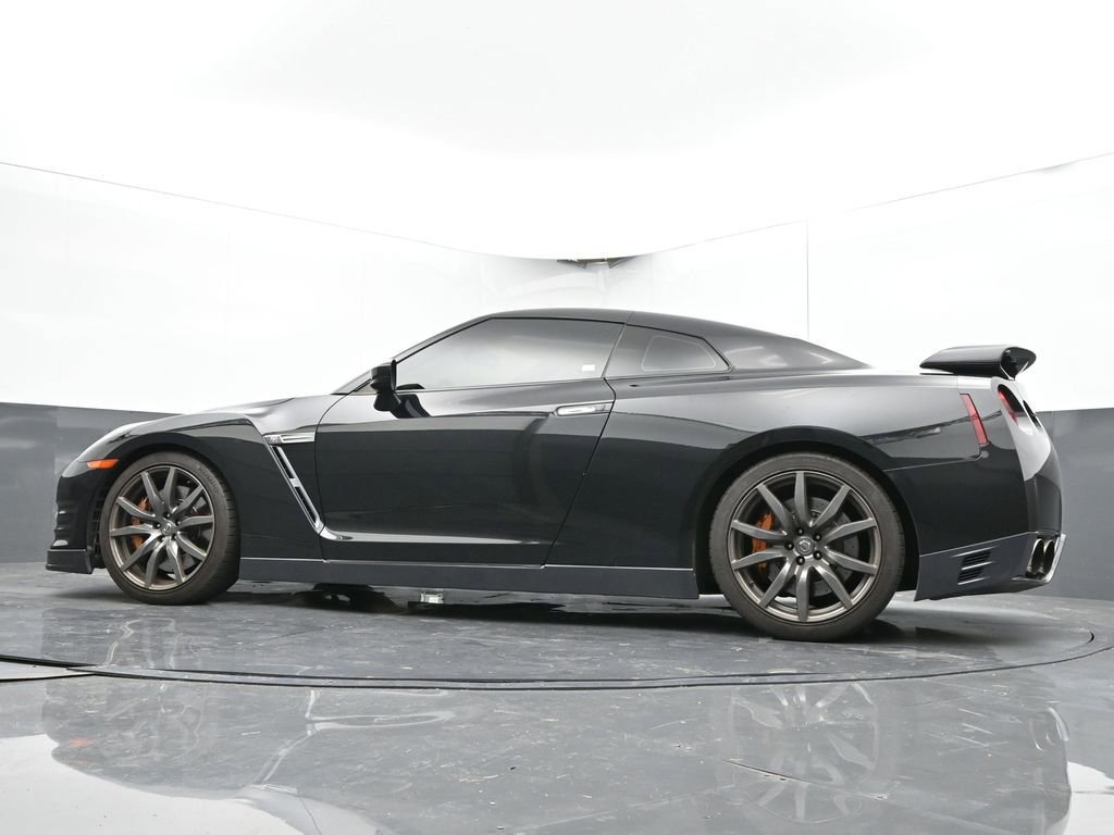 Used 2014 Nissan GT-R Premium image 42