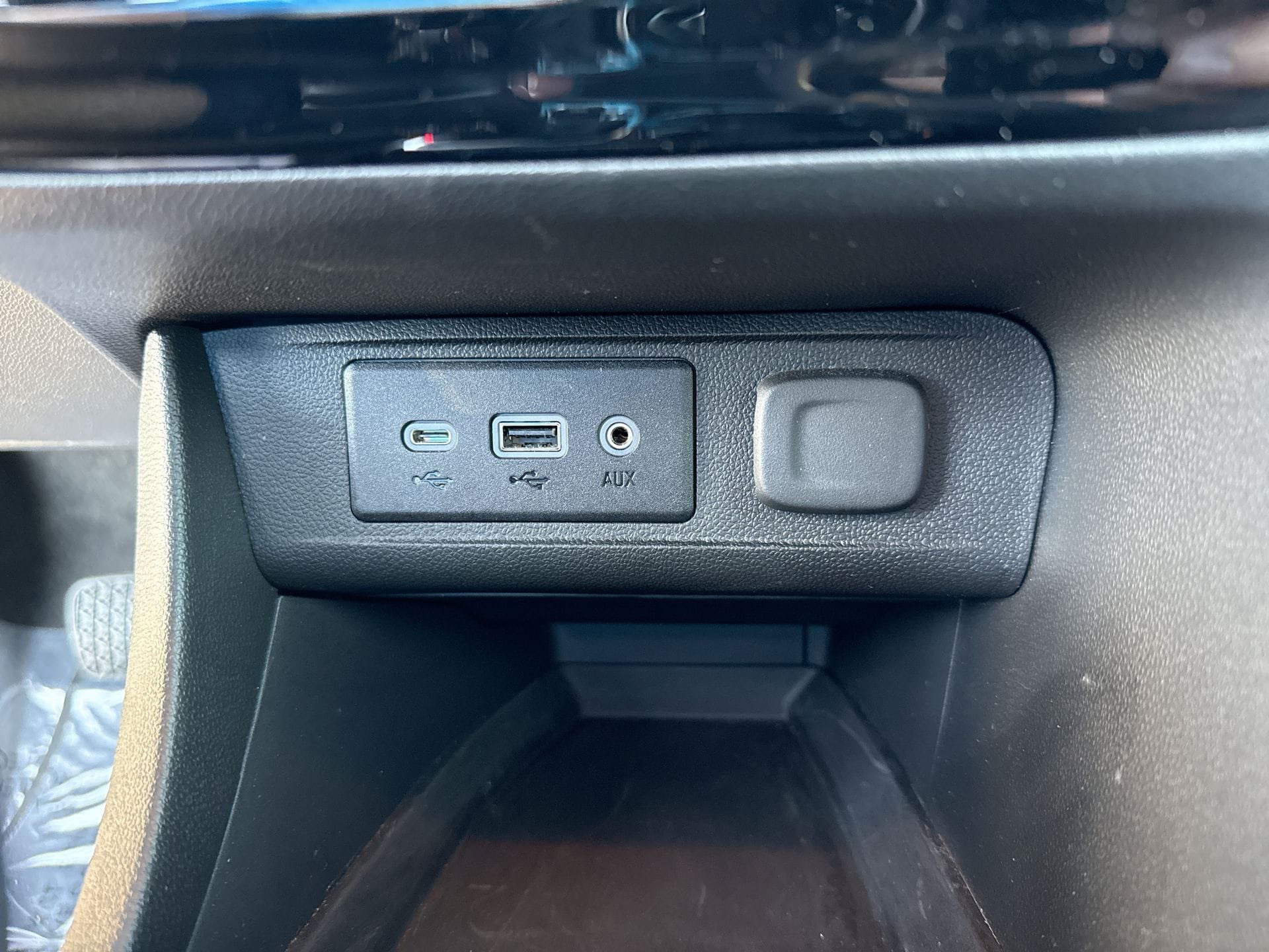 Used 2022 Buick Encore GX Select FWD image 13