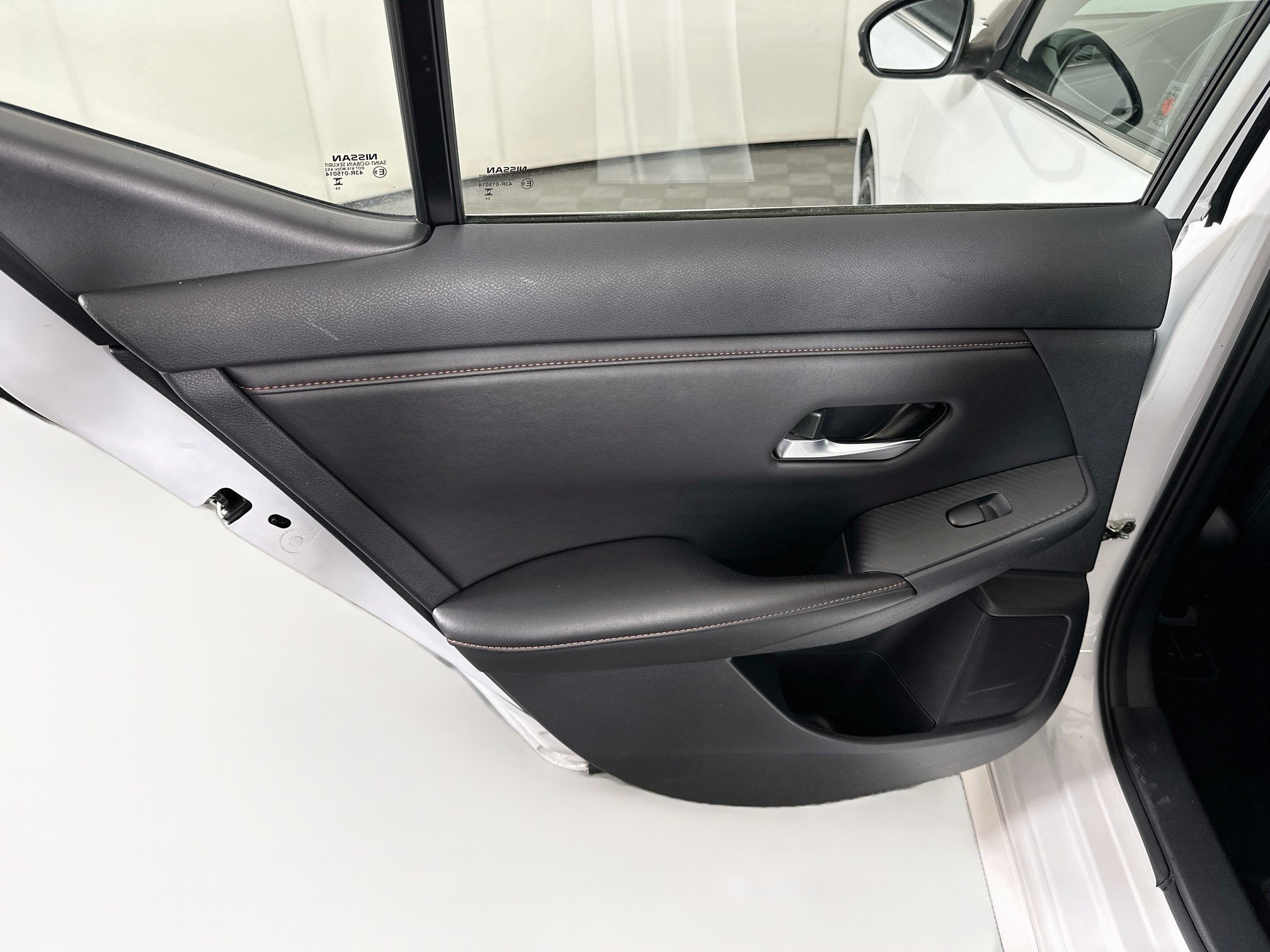 Used 2025 Nissan Sentra SR FWD image 25