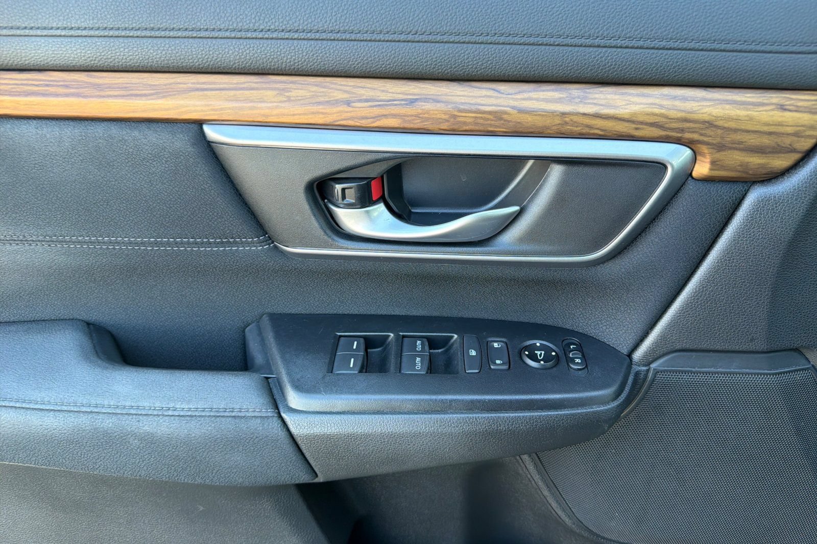 Used 2017 Honda CR-V EX image 13