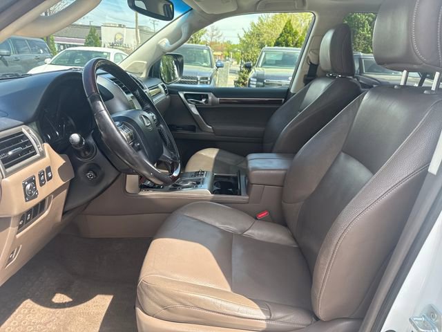 Used 2017 Lexus GX 460 Premium w/ Premium Package AWD/4WD image 9