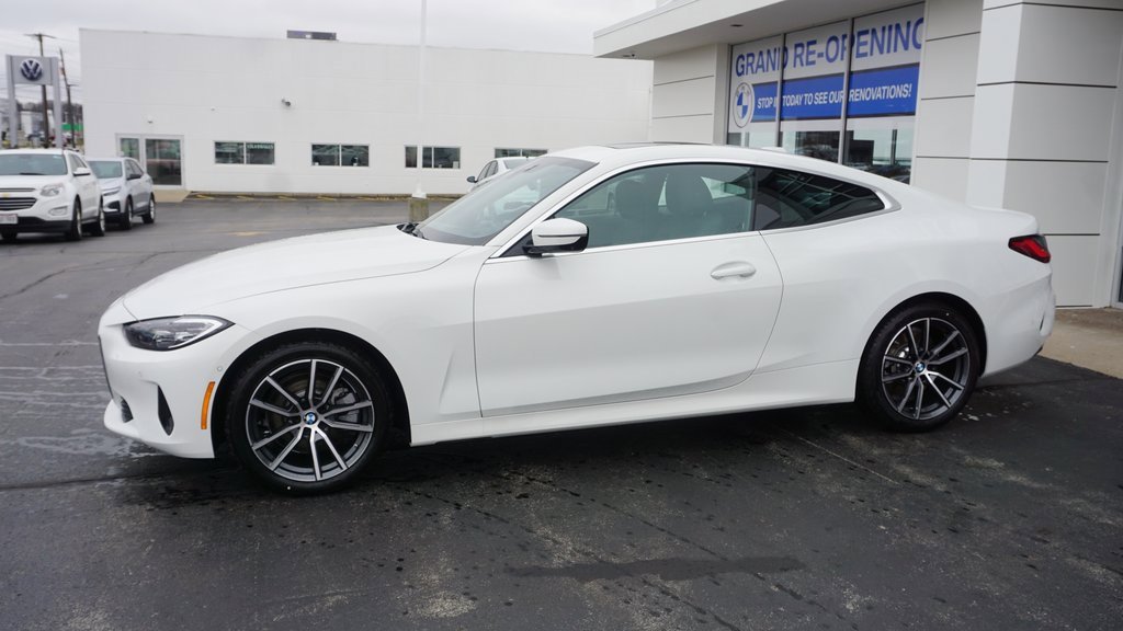 Used 2024 BMW 430i xDrive Coupe w/ Premium Package image 2