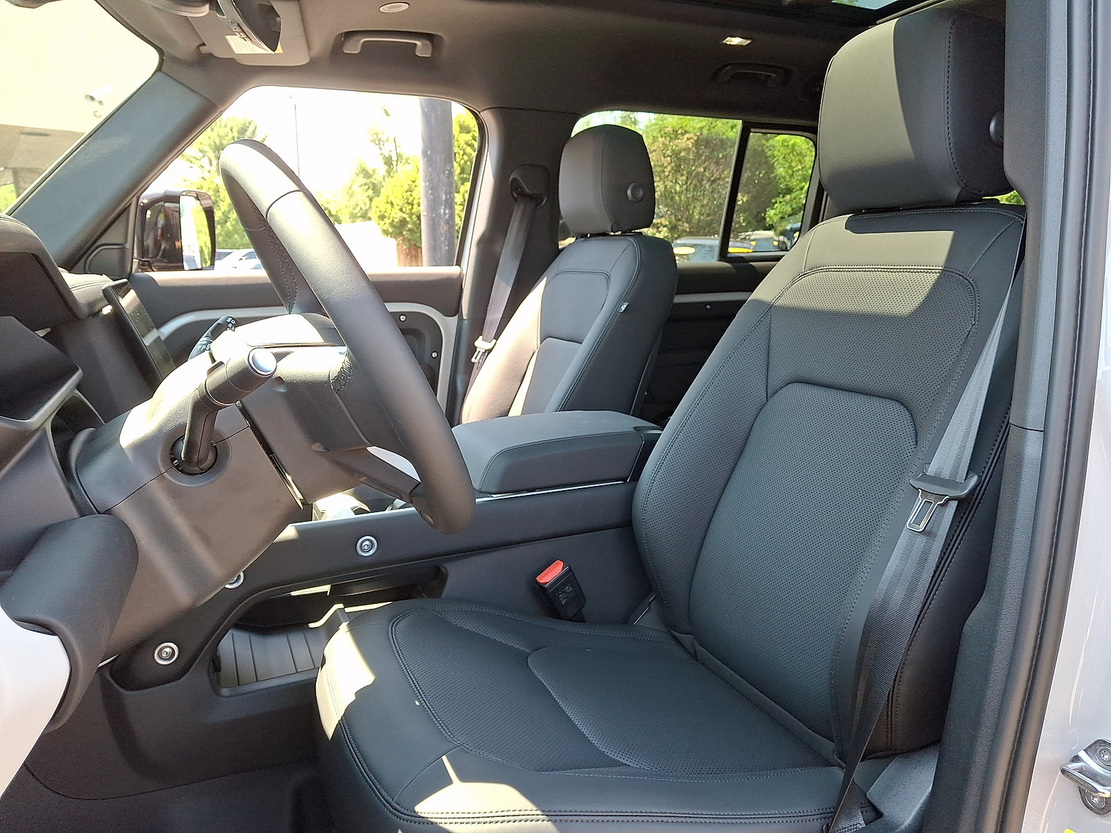 Used 2026 Land Rover Defender 130 S AWD/4WD image 3