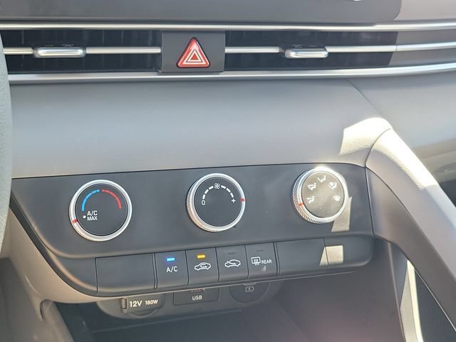 Certified 2026 Hyundai Elantra SE FWD image 12