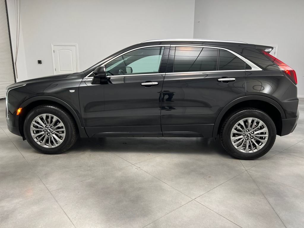 Used 2024 Cadillac XT4 Premium Luxury AWD/4WD image 4