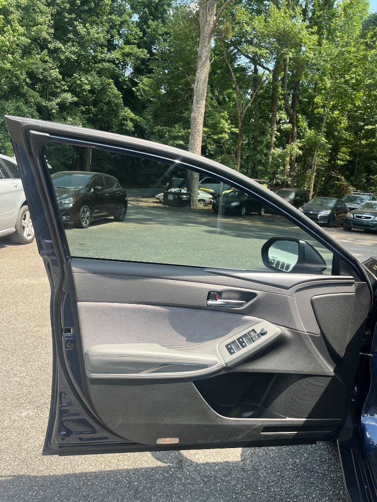 Used 2019 Toyota Avalon XSE w/ Four Season Floor Mat Package FWD image 16