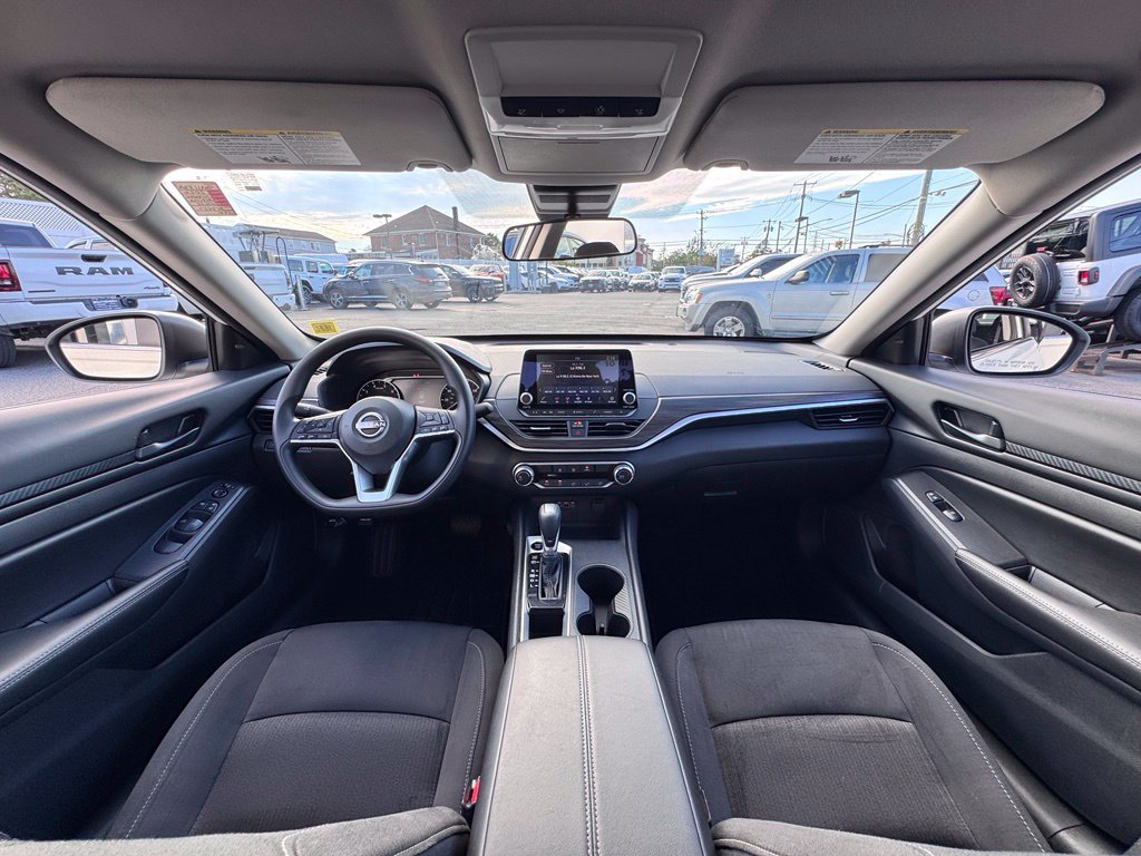 Used 2026 Nissan Altima 2.5 SV FWD image 11