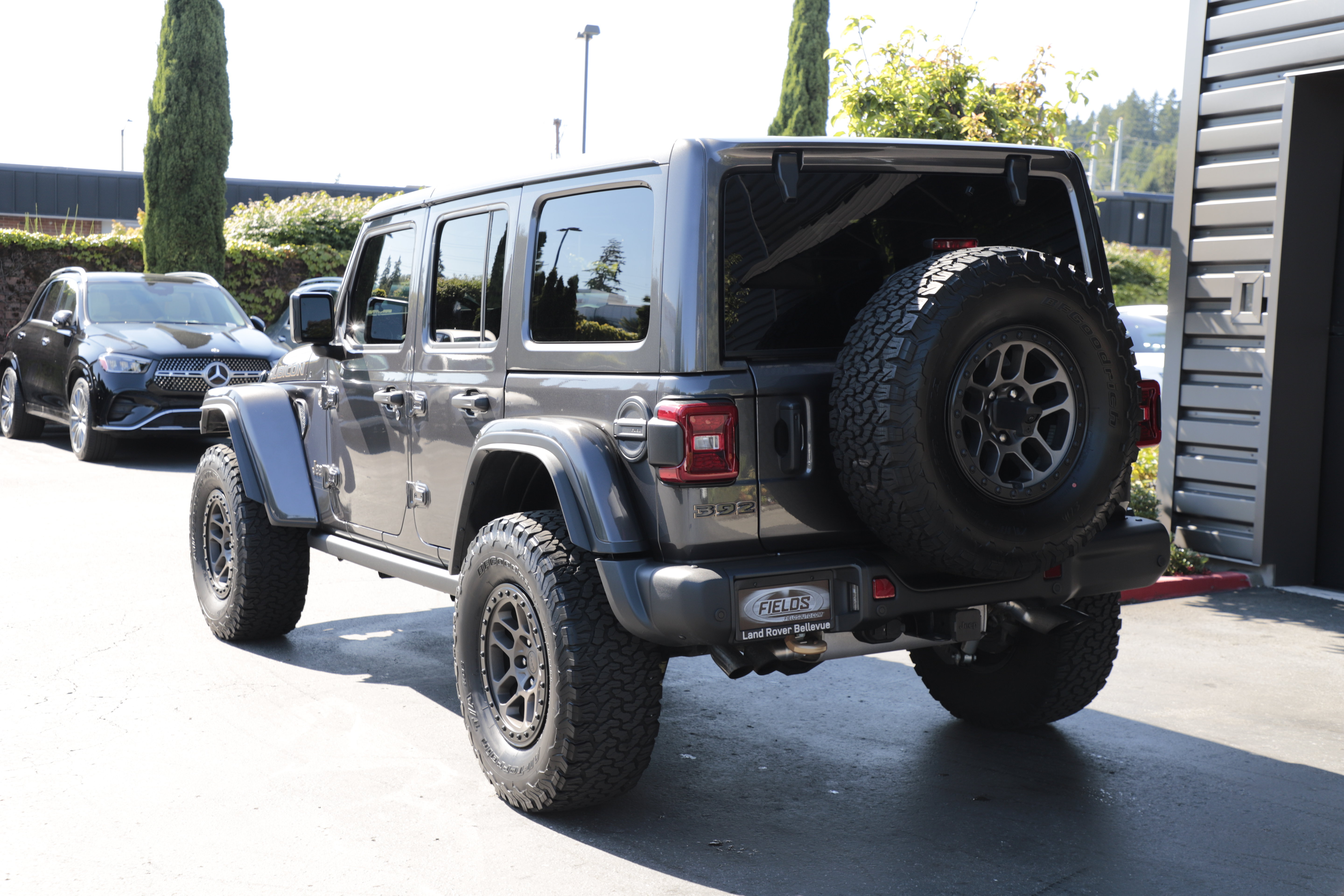 Used 2022 Jeep Wrangler Unlimited Rubicon w/ Xtreme Recon 35" Tire Package AWD/4WD image 4