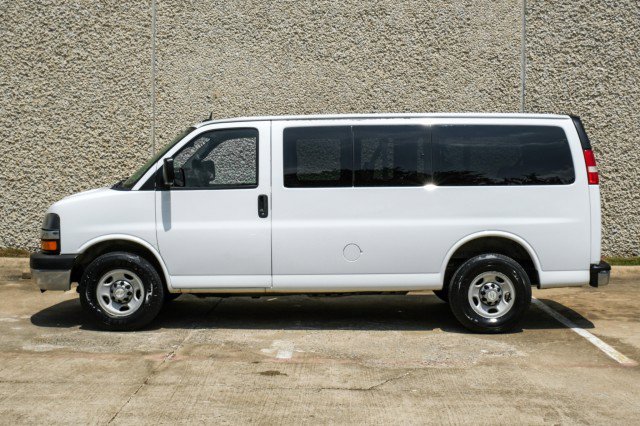 Used 2015 Chevrolet Express 2500 LT w/ LT Preferred Equipment Group RWD image 15
