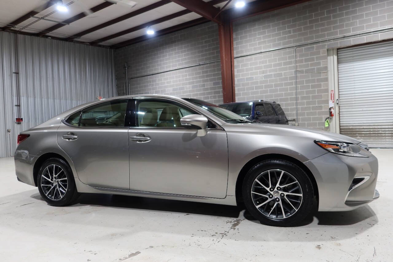 Used 2018 Lexus ES 350 w/ Luxury Package w/Wood Trim FWD image 7