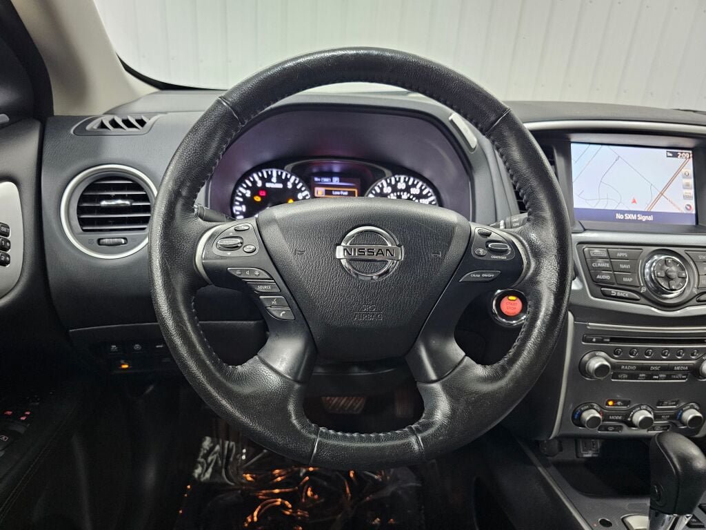 Used 2020 Nissan Pathfinder SL AWD/4WD image 14