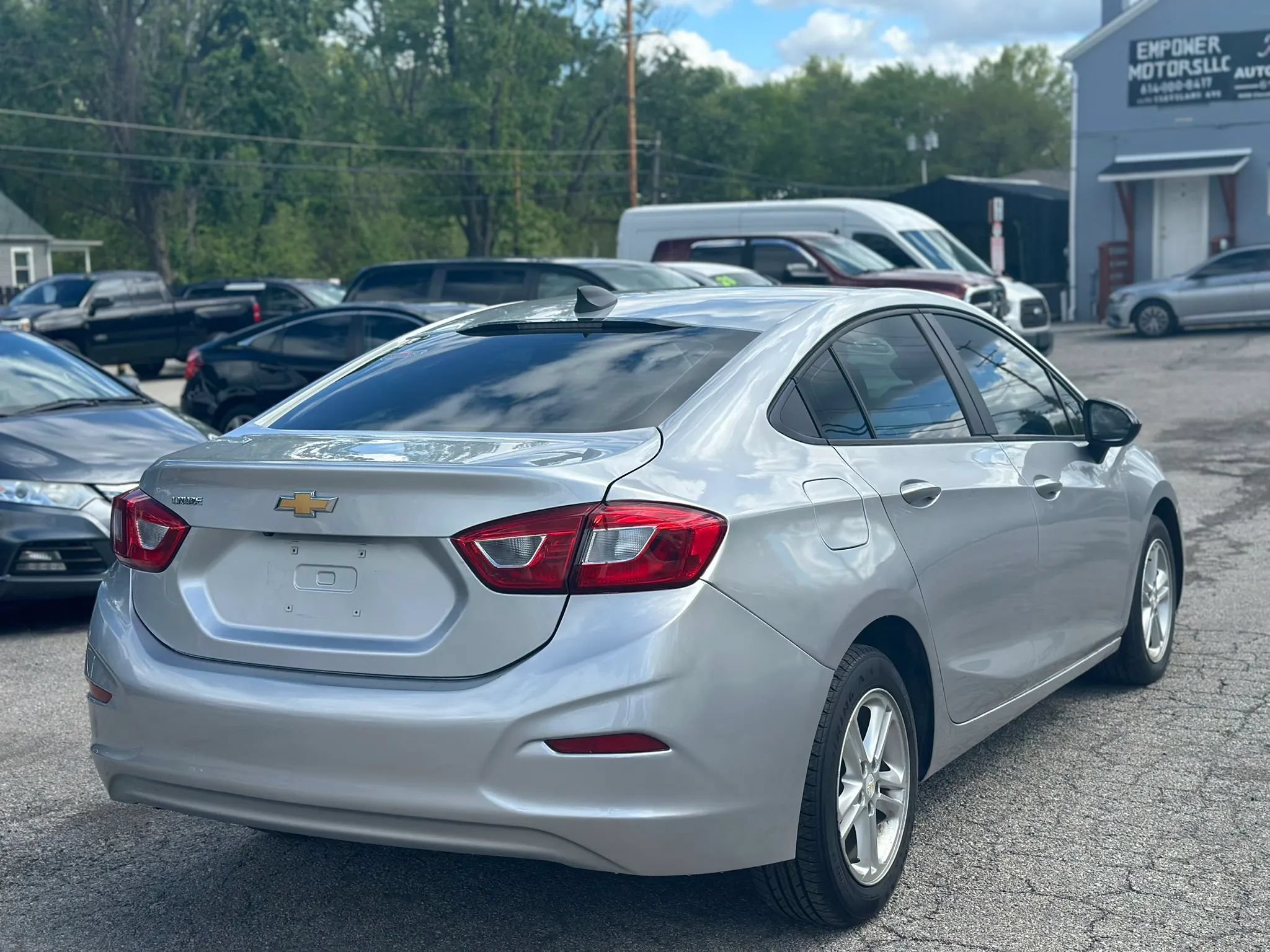 Used 2018 Chevrolet Cruze LS FWD image 4