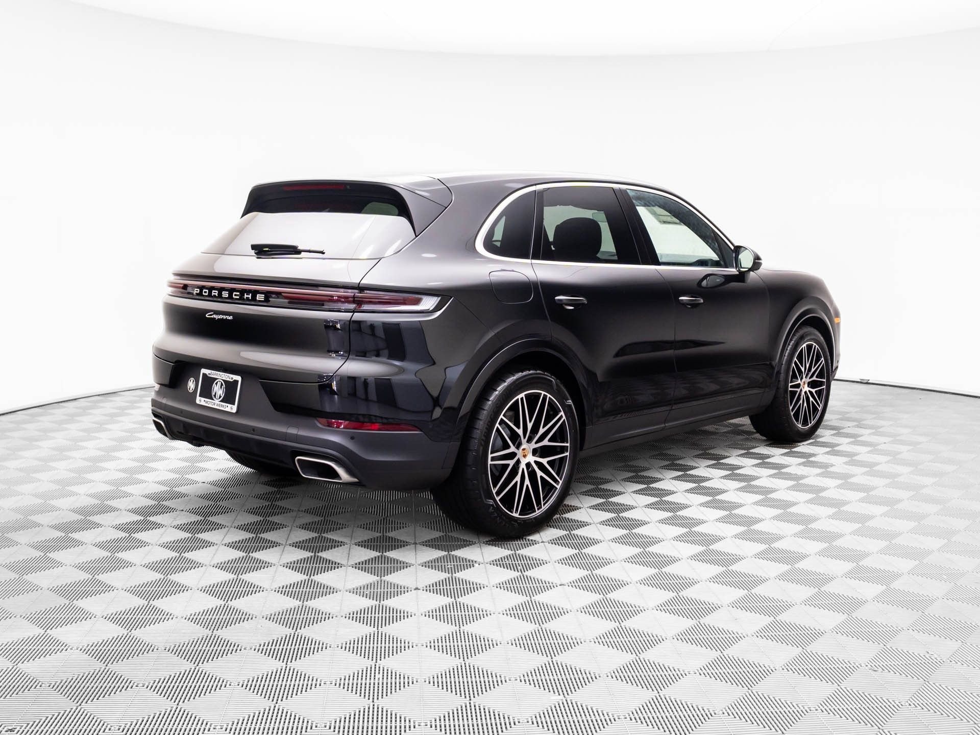 Certified 2025 Porsche Cayenne image 8