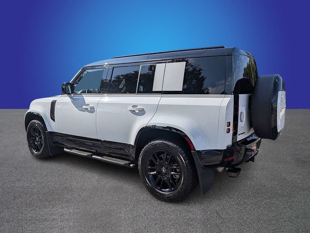 Used 2025 Land Rover Defender 110 X-Dynamic SE AWD/4WD image 3