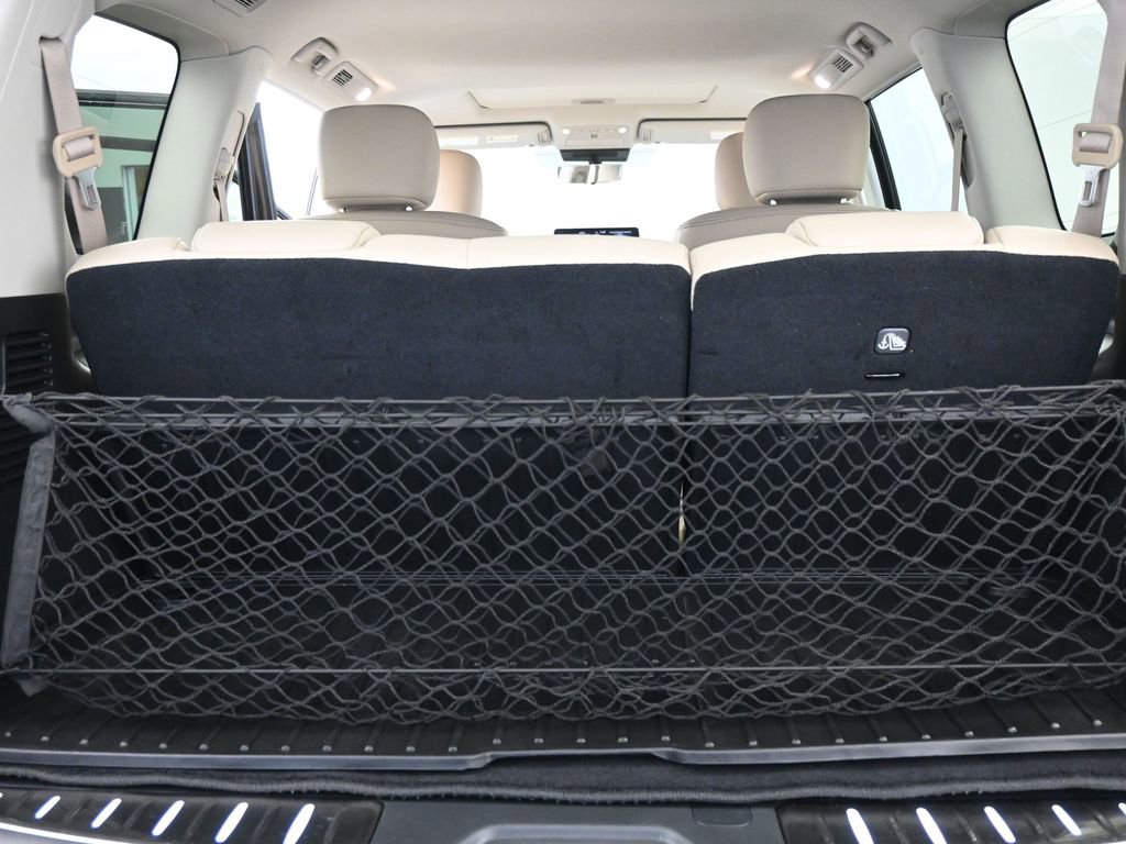 Used 2024 Nissan Armada Platinum w/ Captain's Chairs Package image 8