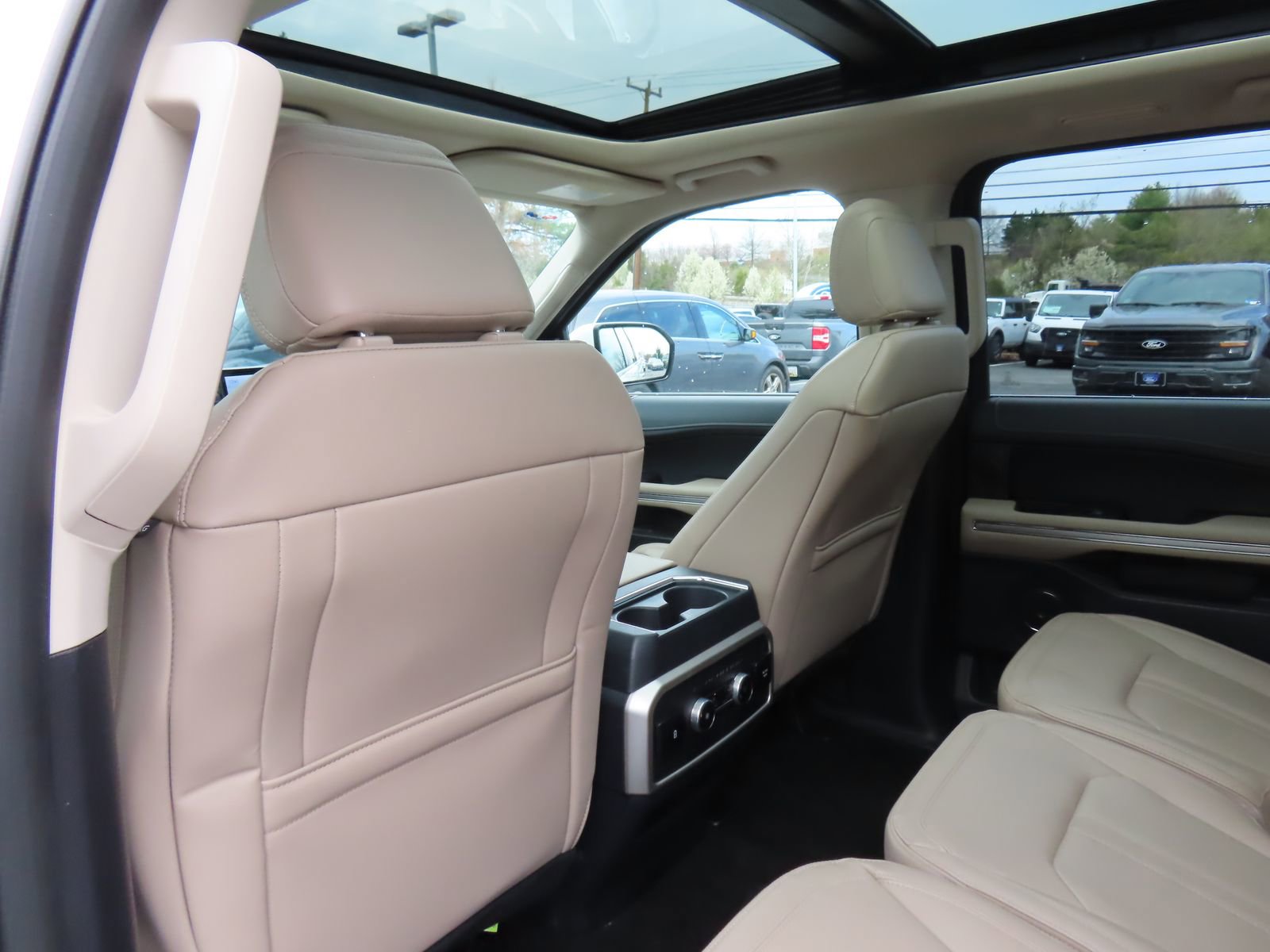 Used 2023 Ford Expedition Max Limited image 32