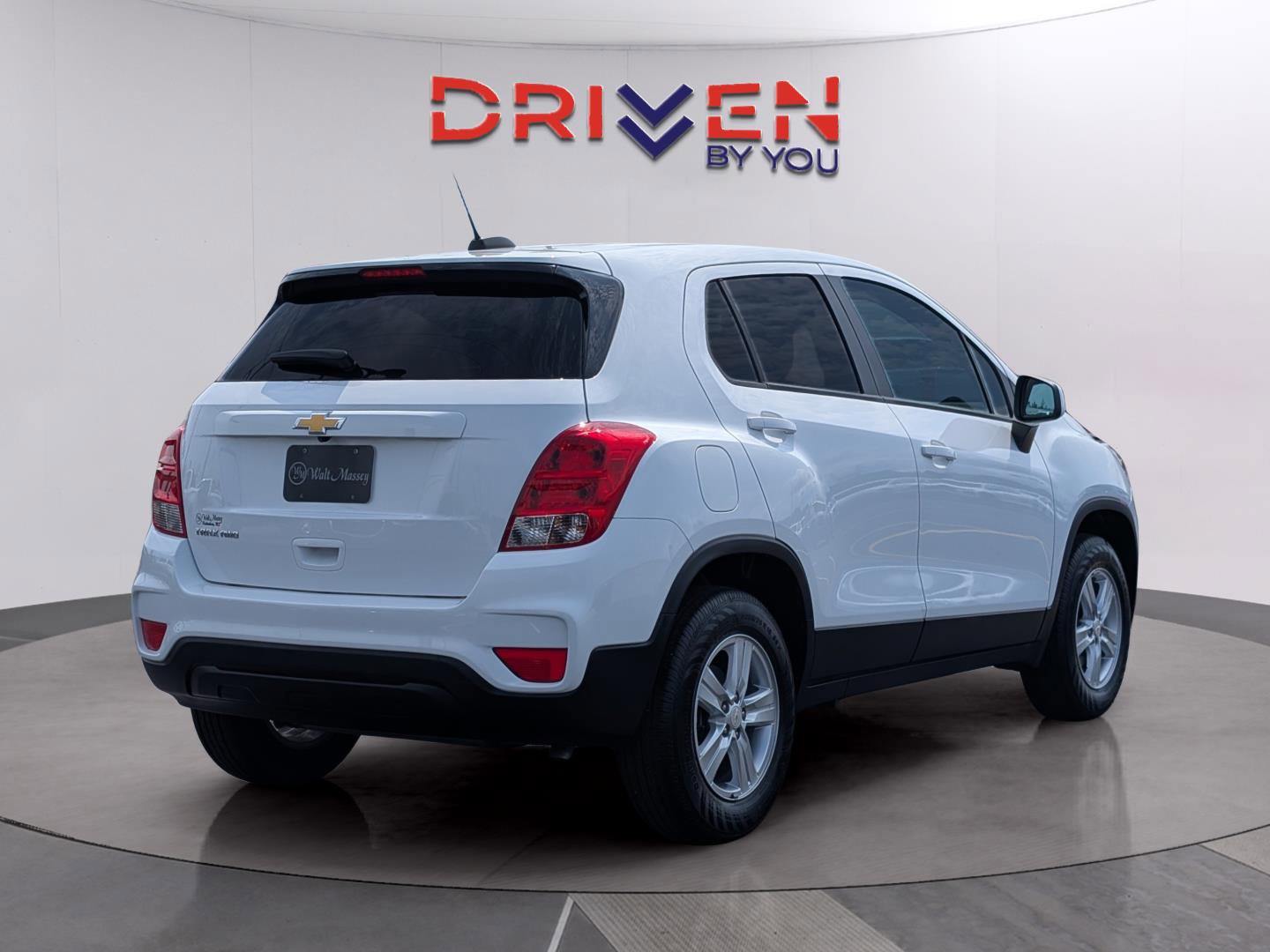 Used 2022 Chevrolet Trax LS w/ Tint and Cruise Package AWD/4WD image 5