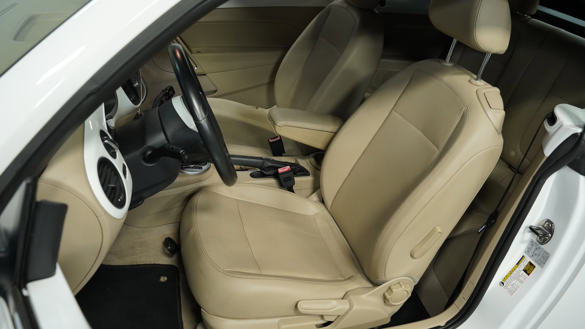 Used 2014 Volkswagen Beetle 1.8T image 35