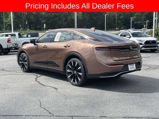Used 2025 Toyota Crown Platinum AWD/4WD image 3