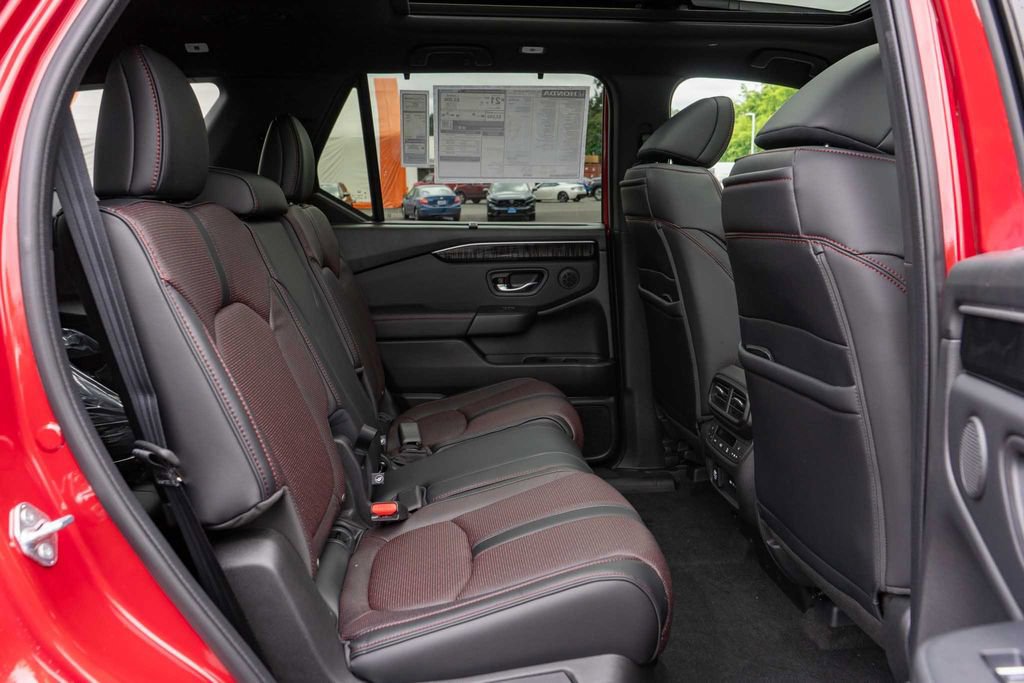 New 2026 Honda Pilot Black Edition image 16