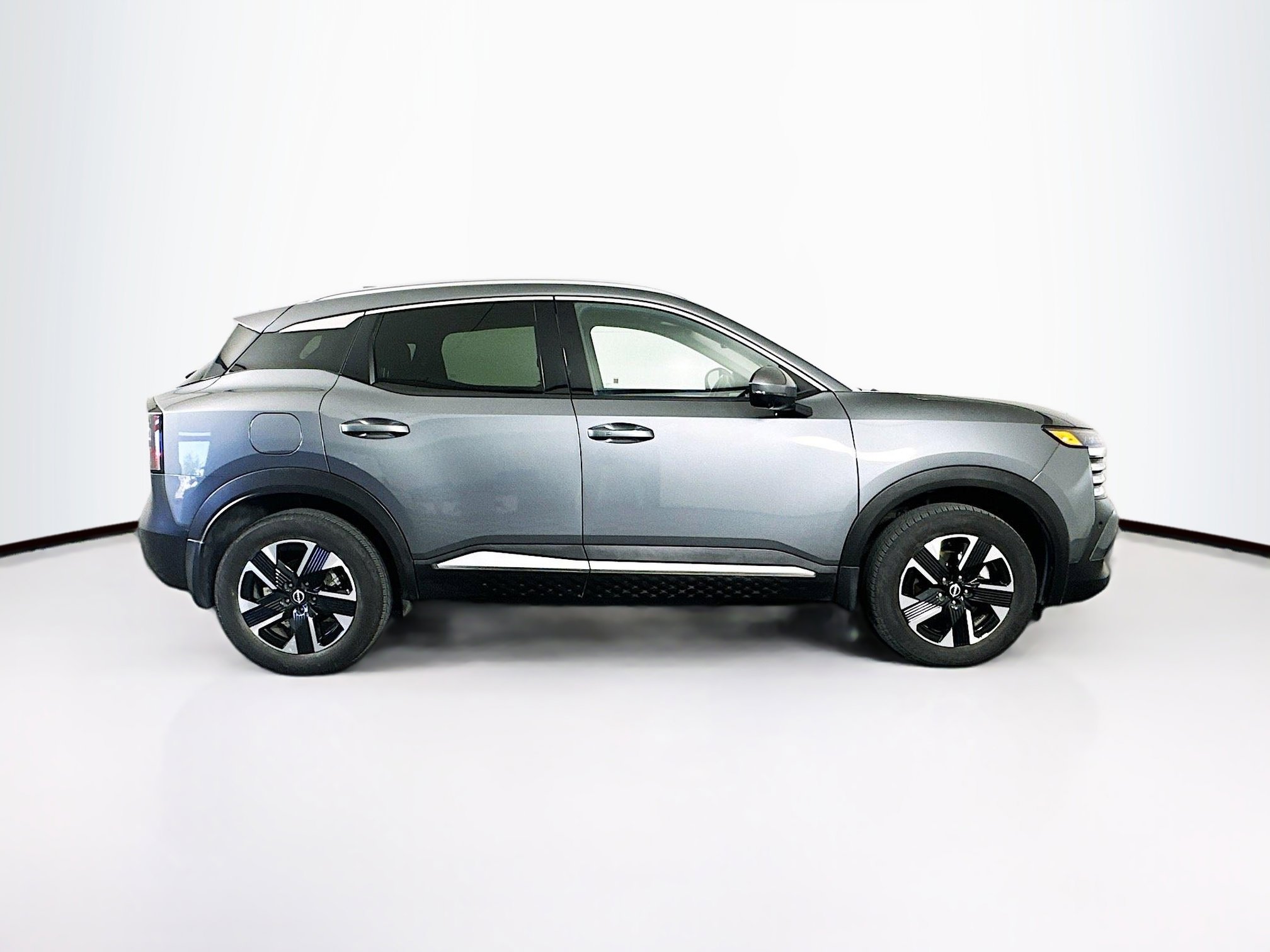 Used 2025 Nissan Kicks SR AWD/4WD image 10