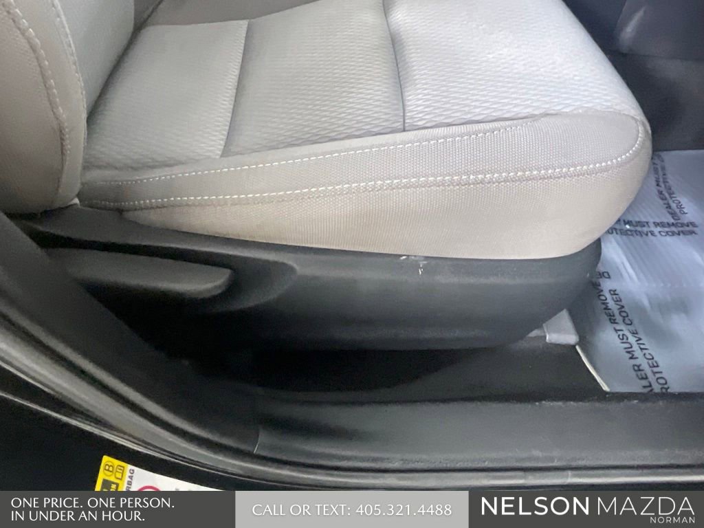 Used 2016 Toyota Corolla LE FWD image 28