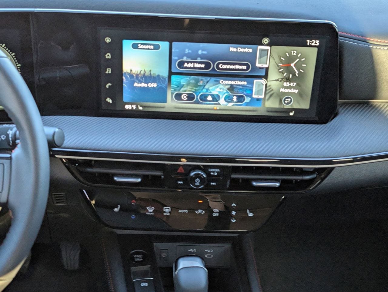 New 2025 Nissan Kicks SR w/ SR Premium Package FWD image 11