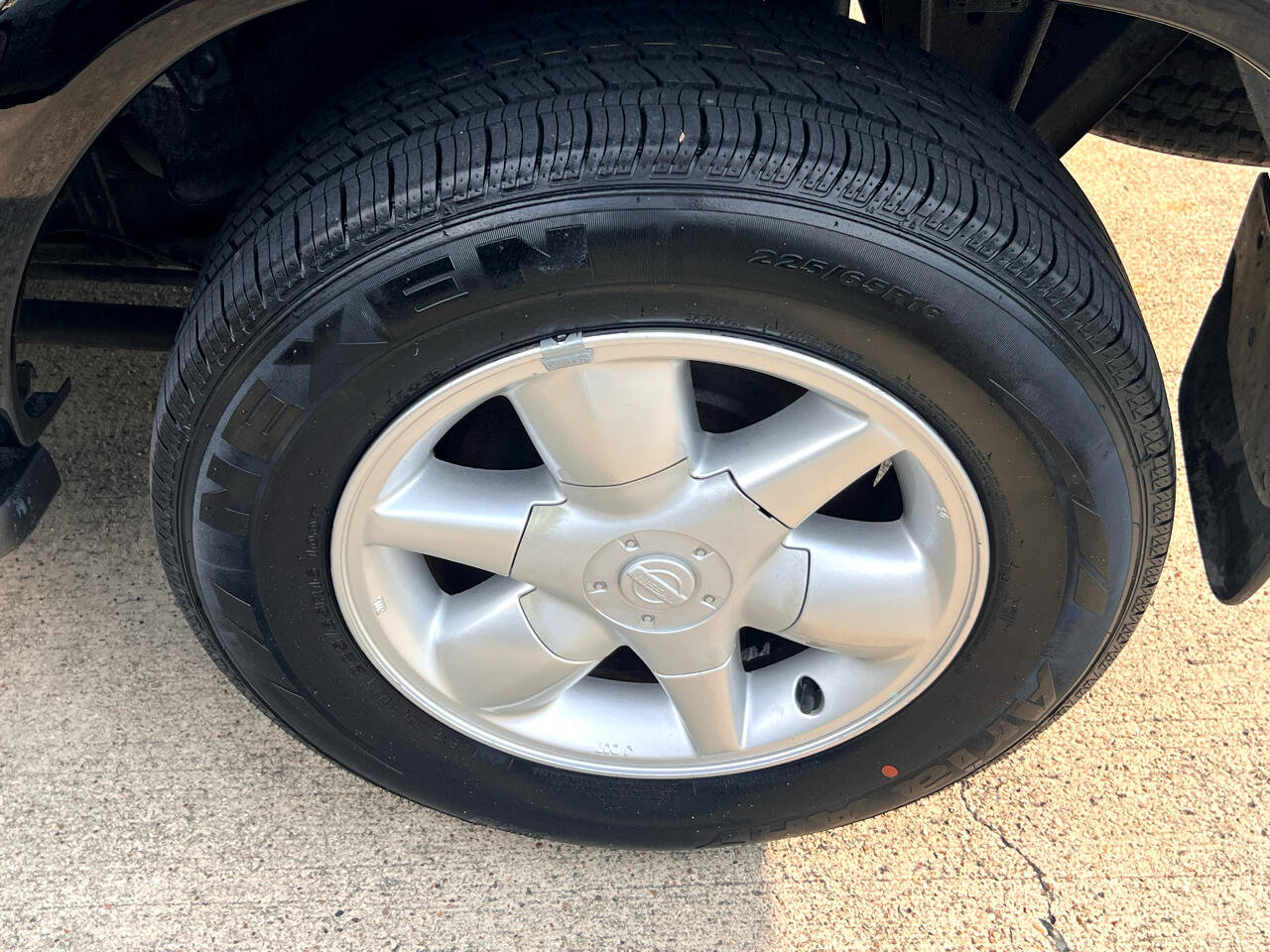 Used 2001 Nissan Pathfinder LE image 13