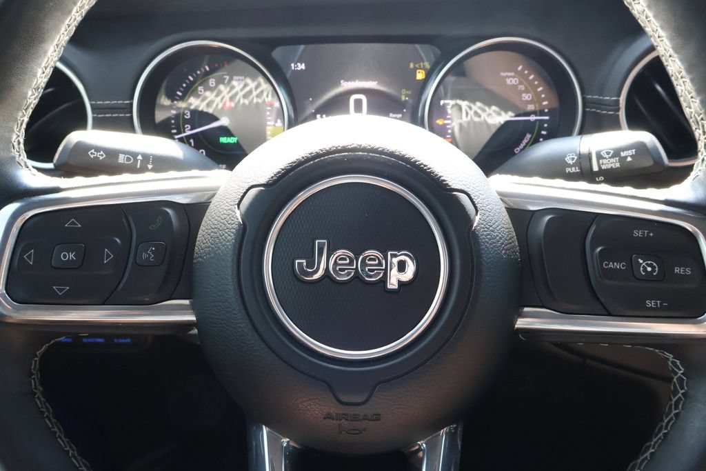Used 2022 Jeep Wrangler Unlimited Rubicon 4xe w/ Cold Weather Group AWD/4WD image 17