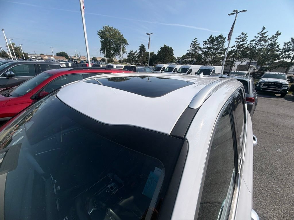 Used 2025 Kia Telluride S FWD image 8