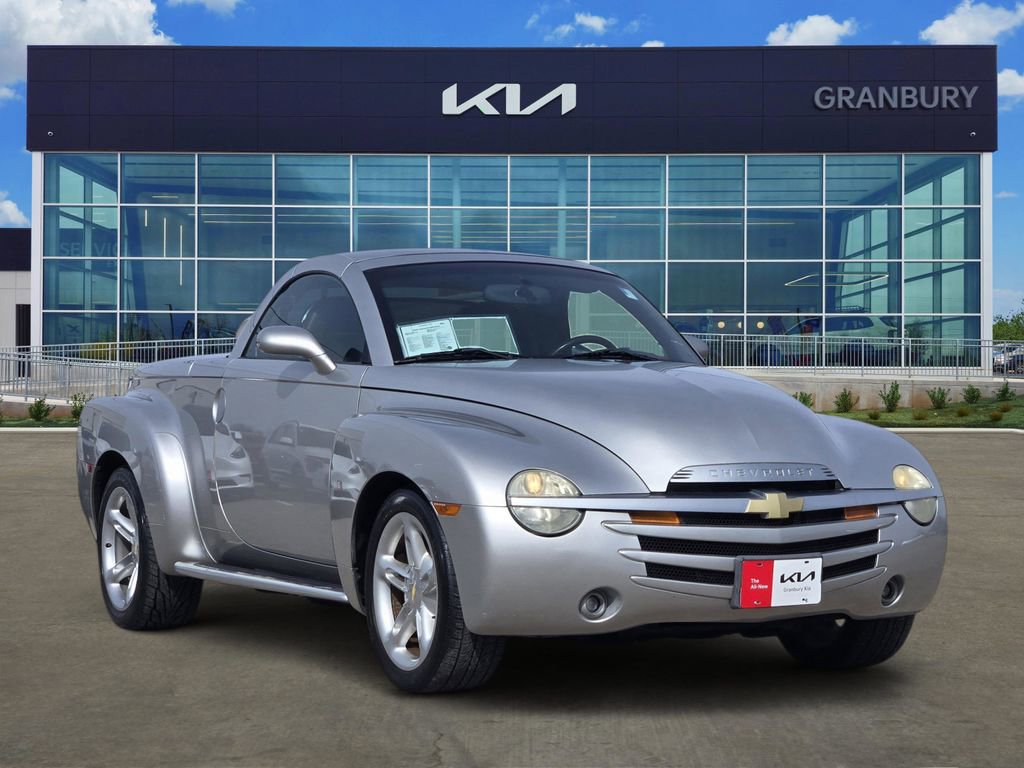 Used 2005 Chevrolet SSR w/ Preferred Equipment Group image 3