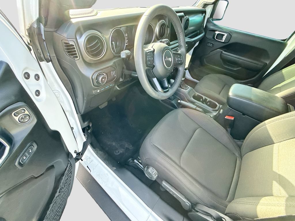 Used 2023 Jeep Wrangler Unlimited AWD/4WD image 10