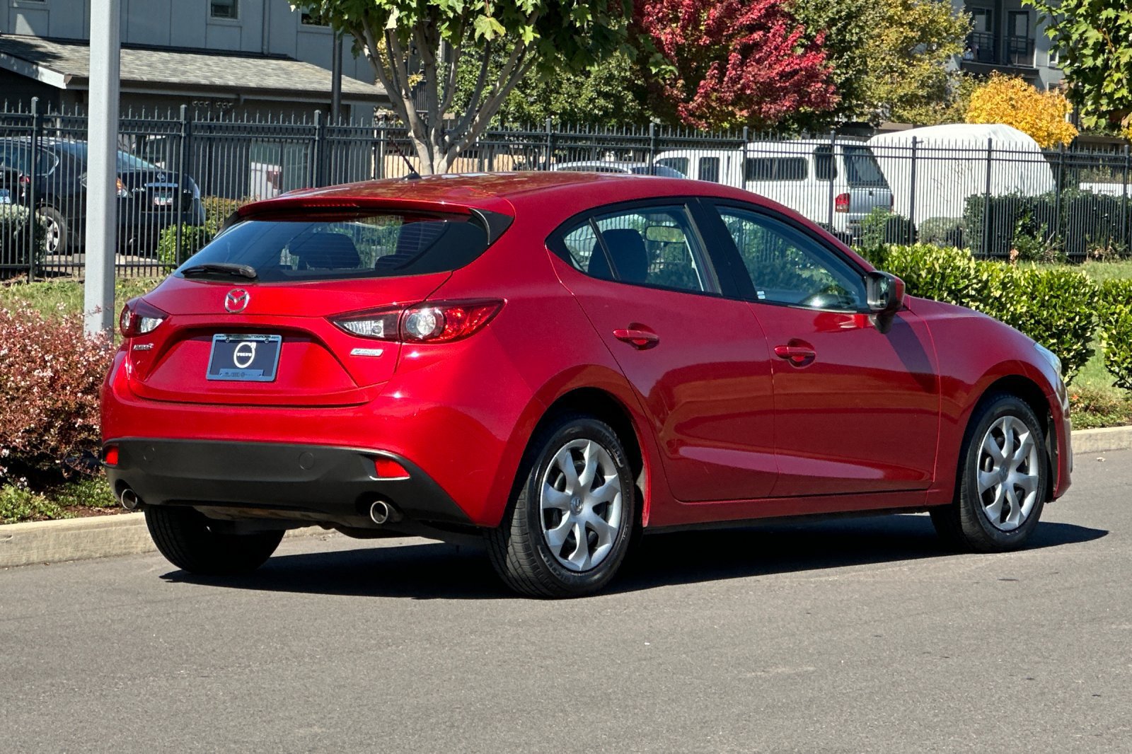 Used 2015 MAZDA MAZDA3 i Sport FWD image 3