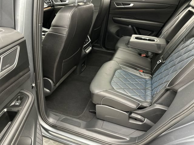 Used 2025 Volkswagen Atlas Cross Sport SEL Premium R-Line AWD/4WD image 23