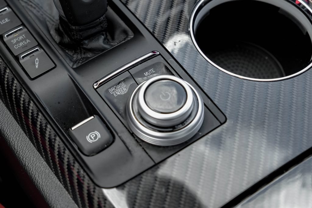 Used 2022 Maserati Quattroporte Trofeo RWD image 27