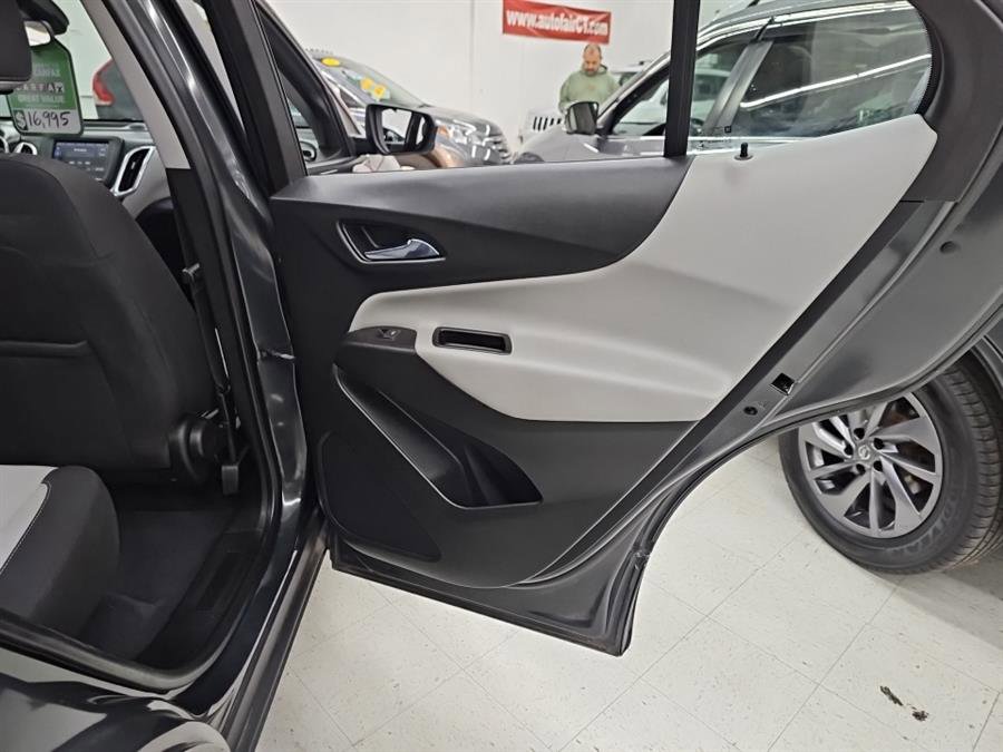 Used 2021 Chevrolet Equinox LS image 14
