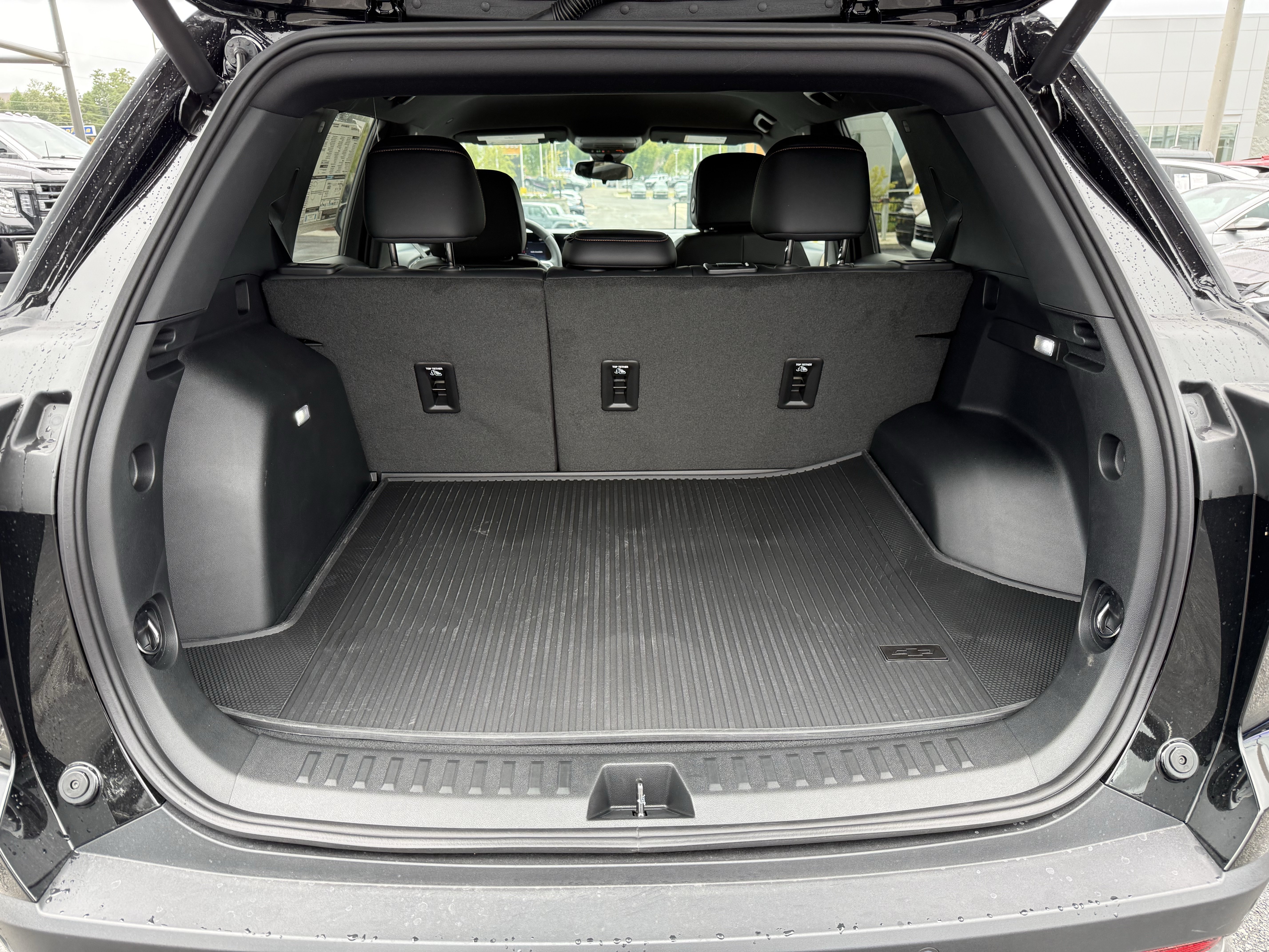 New 2027 Chevrolet Equinox ACTIV w/ LPO, Floor Liner Package FWD image 34