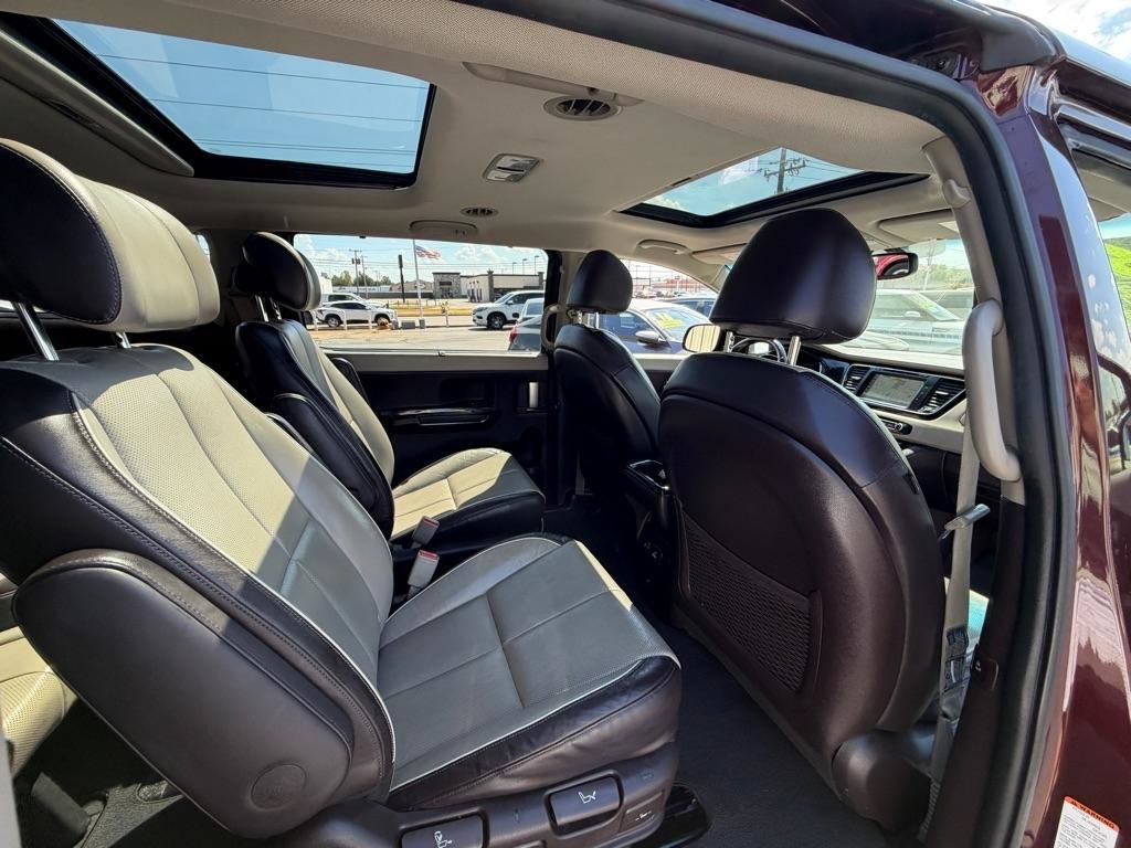 Used 2016 Kia Sedona SX Limited FWD image 19